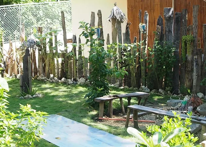 Camotes-hidden-huts
